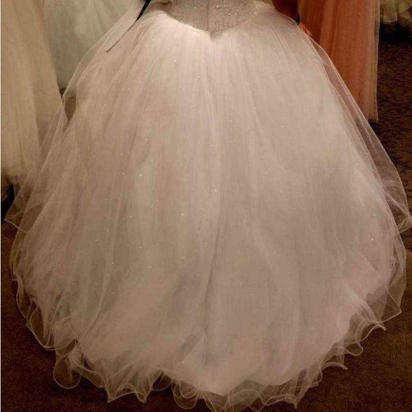 NWT Davids Bridal Shop size 2 wedding dress - Picture 3 of 3